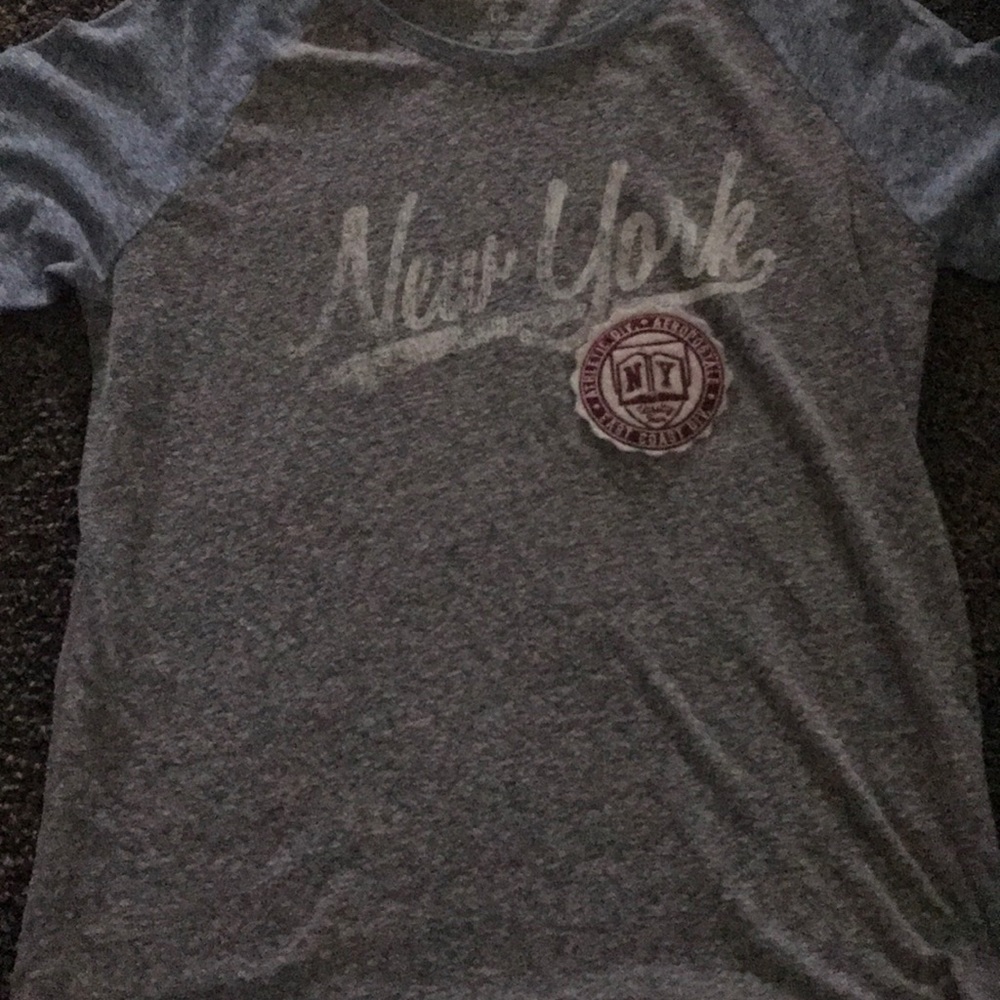 T-Shirt - Picture 1 of 1